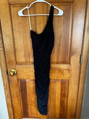 Lulu's Black One-Shoulder Ruched Evening Dress